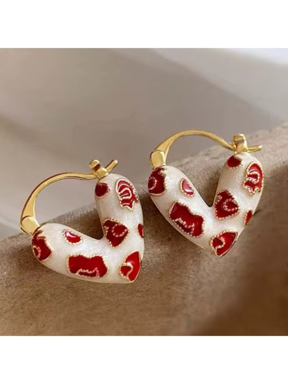 Elegant Heart-Shaped Earrings in Red and Gold